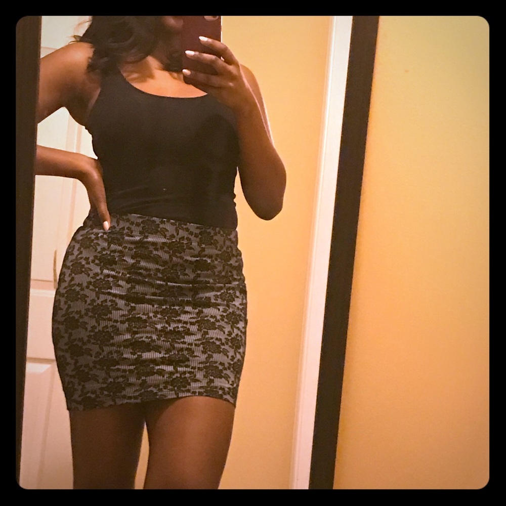 Forever 21 Black and Gray Floral Print Mini Skirt